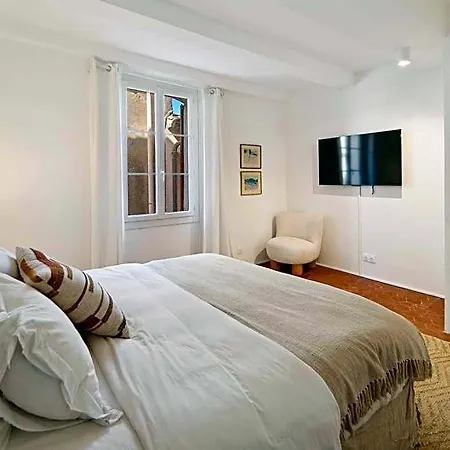 Apartment - Ac 2br- 4p - *