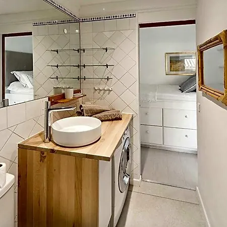 Apartment - Ac 2br- 4p - *